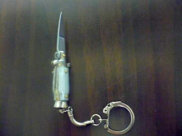 Mini coltello a scatto, italian stiletto - 7 cm imitazione di madreperla - lama classica, pugnale artigianale Maniago Italia