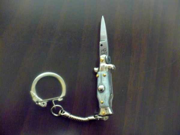 Mini coltello a scatto, italian stiletto - 7 cm imitazione di madreperla - lama classica, pugnale artigianale Maniago Italia