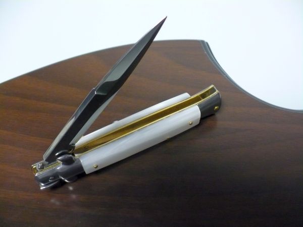 23 cm - ITALIAN STILETTO - imitazione di madreperla - lama baionetta - imitation of mother of pearl -bayonet blade - FRANK BELTRAME - modello FB 23/36B FRANK BELTRAME MANIAGO ITALY