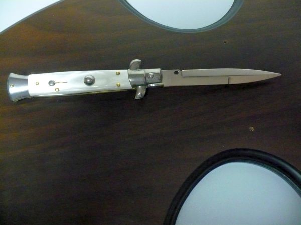 23 cm - ITALIAN STILETTO - imitazione di madreperla - lama baionetta - imitation of mother of pearl -bayonet blade - FRANK BELTRAME - modello FB 23/36B FRANK BELTRAME MANIAGO ITALY