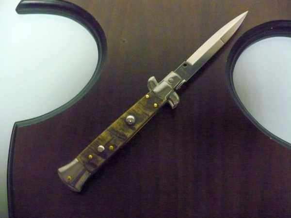 Frank Beltrame , italian stiletto - 23 cm , corno di ariete - lama baionetta , modello FB 23/63B - 1