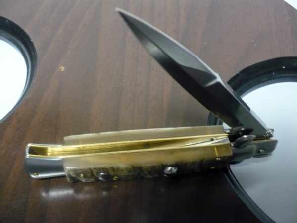 Frank Beltrame , italian stiletto - 23 cm , corno di ariete - lama baionetta , modello FB 23/63B - 1