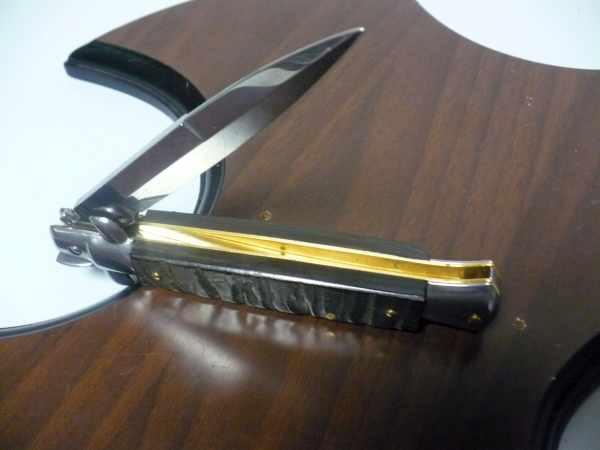 Frank Beltrame , italian stiletto - 23 cm , corno di ariete - lama baionetta , modello FB 23/63B - 4 HD