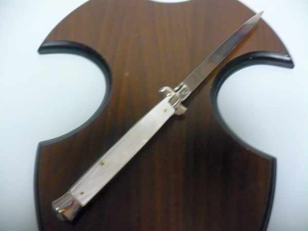 Italian stiletto 33 cm imitazione di madreperla - coltellerie artigianali Maniago Italy -coltello a scatto