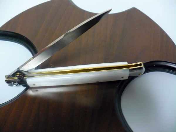 Italian stiletto 33 cm imitazione di madreperla - coltellerie artigianali Maniago Italy -coltello a scatto