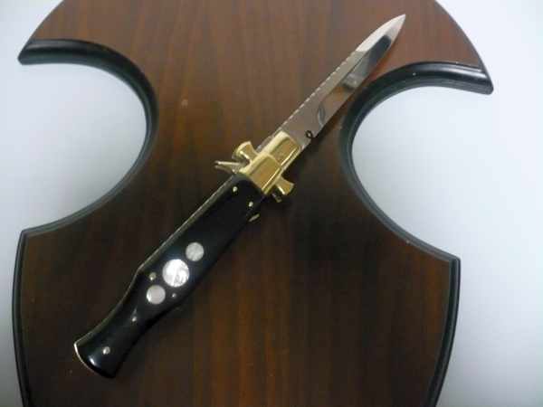 Black Widow A.G.A. Campolin - italian stiletto 28 cm con guardia a croce maltese - bufalo scuro + madreperla