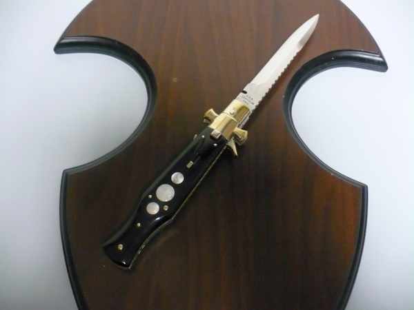 Black Widow A.G.A. Campolin - italian stiletto 28 cm con guardia a croce maltese - bufalo scuro + madreperla