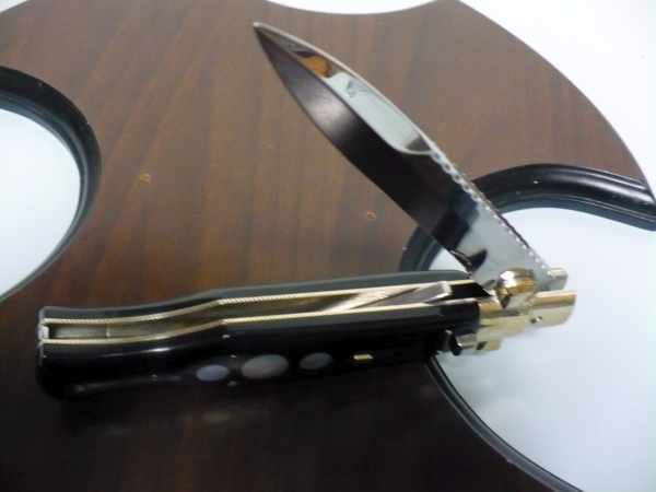Black Widow A.G.A. Campolin - italian stiletto 28 cm con guardia a croce maltese - bufalo scuro + madreperla