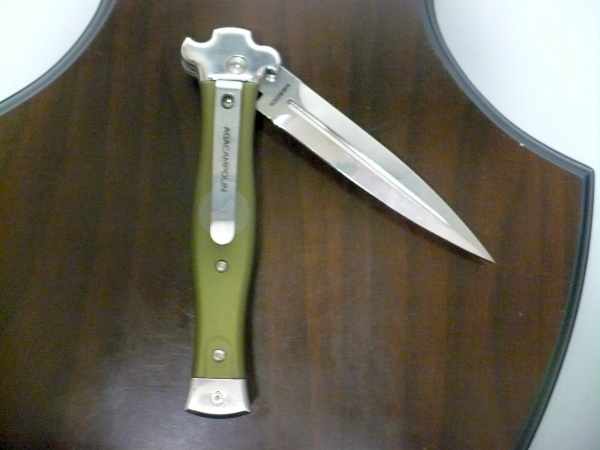 AGA Campolin Zero + Green - Satin Dagger , coltello a scatto, italian stiletto con leverlock 22cm