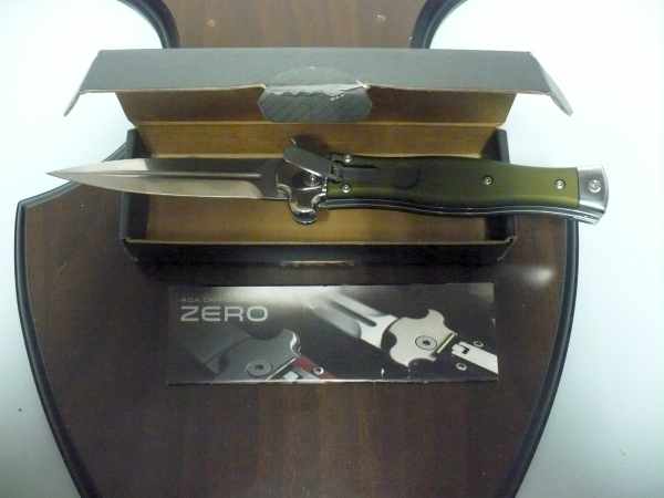 AGA Campolin Zero + Green - Satin Dagger , coltello a scatto, italian stiletto con leverlock 22cm