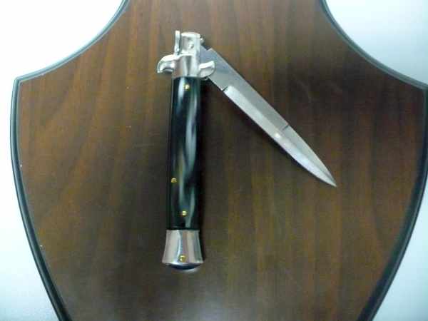 Italian stiletto, coltello a scatto -pugnale 23 cm acrilico -imitazione di bufalo scuro, lama baionetta