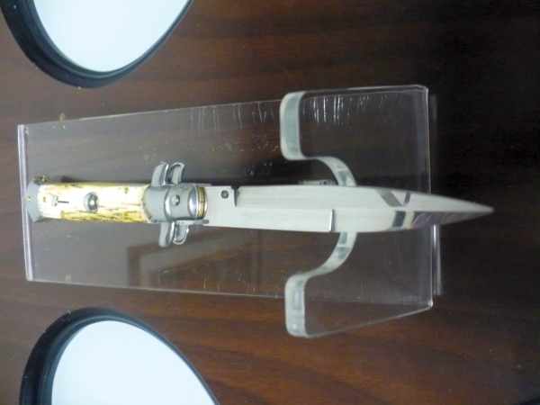 Frank Beltrame, italian stiletto- 23 cm, osso di cammello invecchiato 10 anni, baionetta - 1