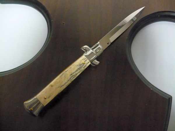 Frank Beltrame, italian stiletto- 23 cm, osso di cammello invecchiato 10 anni, baionetta - 1