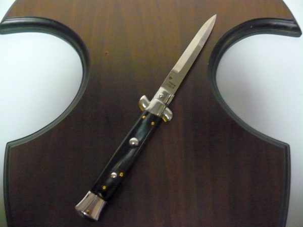 Italian stiletto, coltello a scatto -pugnale 23 cm acrilico -imitazione di bufalo scuro, lama baionetta