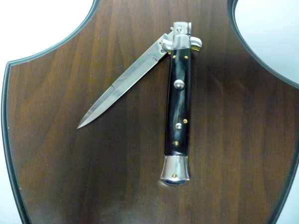 Italian stiletto, coltello a scatto -pugnale 23 cm acrilico -imitazione di bufalo scuro, lama baionetta