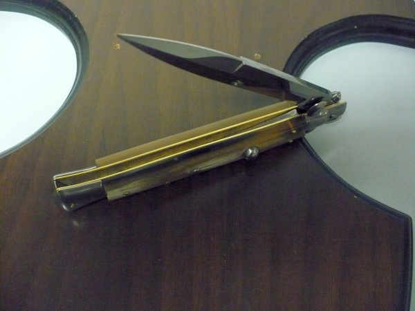 Frank Beltrame - italian stiletto, coltello a scatto, 28 cm -bufalo chiaro, lama baionetta FB 28/48B- 1