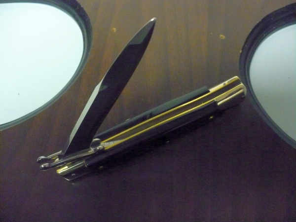 Swinguard- Famiglia Spadon- italian stiletto 23 cm - corno di bufalo brasiliano / brazilian buffalo horn - lama baionetta -1
