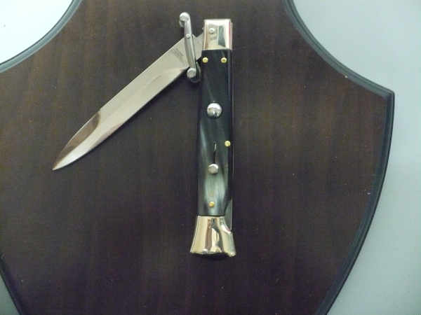 Swinguard- Famiglia Spadon- italian stiletto 23 cm - corno di bufalo brasiliano / brazilian buffalo horn - lama baionetta -1