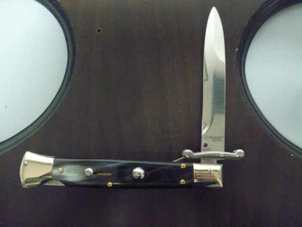 Swinguard- Famiglia Spadon- italian stiletto 23 cm - corno di bufalo brasiliano / brazilian buffalo horn - lama baionetta -1