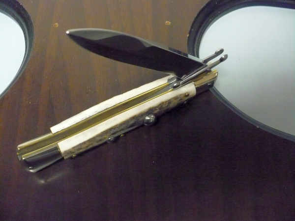 Swinguard- Famiglia Spadon- italian stiletto 23 cm - corno di cervo / deer horn - lama baionetta -1