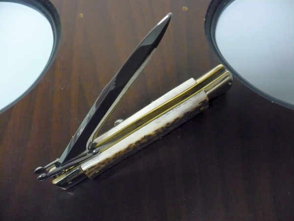 Swinguard- Famiglia Spadon- italian stiletto 23 cm - corno di cervo / deer horn - lama baionetta -1
