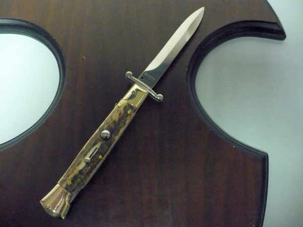Swinguard- Famiglia Spadon- italian stiletto 23 cm - corno di cervo / deer horn - lama baionetta -1