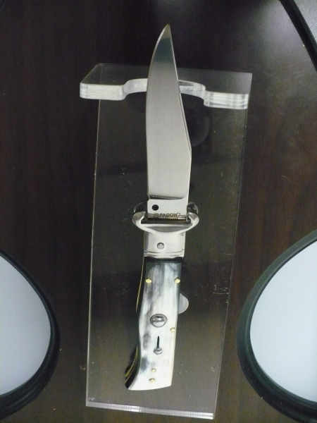 Famiglia Spadon - stiletto  calibro /20 - bufalo brasiliano - taglio classico clip point - 1