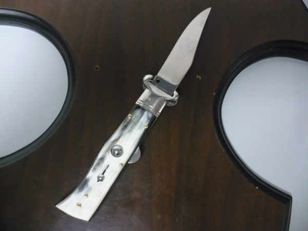 Famiglia Spadon - stiletto  calibro /20 - bufalo brasiliano - taglio classico clip point - 1