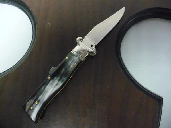 Famiglia Spadon - stiletto  calibro /20 - bufalo brasiliano - taglio classico clip point - 1