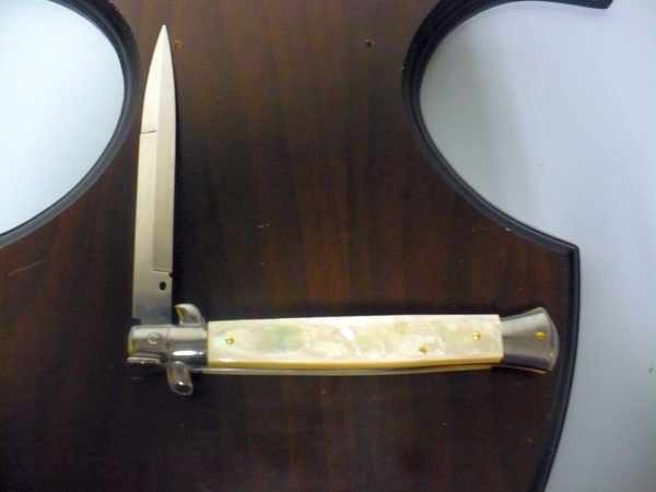 Frank Beltrame, italian stiletto, coltello a scatto - 28 cm , madreperla -mother of pearl - modello FB 28/96 B
