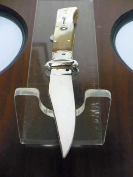 Famiglia Spadon - stiletto  calibro /20 - bufalo chiaro / buffalo light - taglio clasico clip point - 1