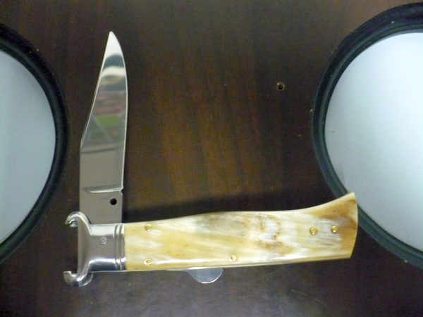 Famiglia Spadon - stiletto  calibro /20 - bufalo chiaro / buffalo light - taglio classico clip point - 1