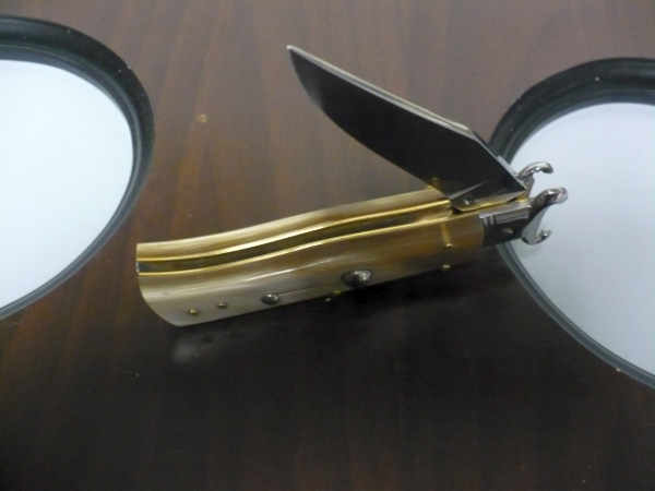 Famiglia Spadon - stiletto  calibro /20 - bufalo chiaro / buffalo light - taglio classico clip point - 1