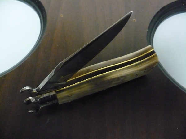 Famiglia Spadon - stiletto  calibro /20 - bufalo chiaro / buffalo light - taglio classico clip point - 1