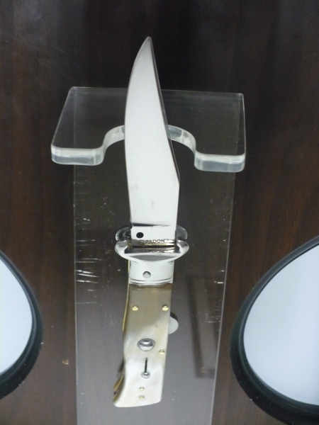 Famiglia Spadon - stiletto  calibro /20 - bufalo chiaro / buffalo light - taglio classico clip point - 1