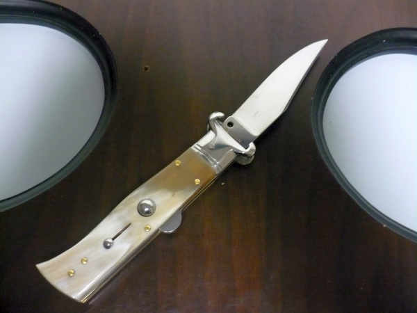 Famiglia Spadon - stiletto  calibro /20 - bufalo chiaro / buffalo light - taglio classico clip point - 1