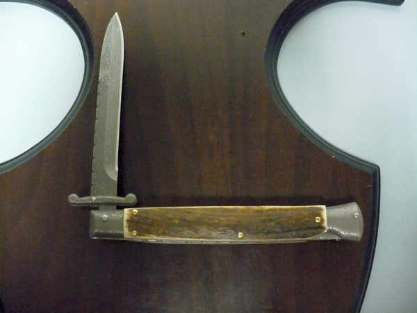 Classic swinguard - italian stiletto, coltello a scatto, 28cm - AKC World , lama damasco-dagger, corno di cervo / deer horn