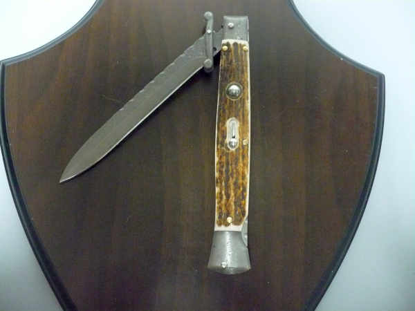 Classic swinguard - italian stiletto, coltello a scatto, 28cm - AKC World , lama damasco-dagger, corno di cervo / deer horn