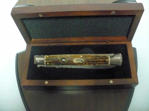 Classic swinguard - italian stiletto, coltello a scatto, 28cm - AKC World , lama damasco-dagger, corno di cervo / deer horn