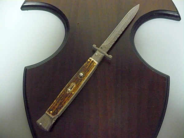 Classic swinguard - italian stiletto, coltello a scatto, 28cm - AKC World , lama damasco-dagger, corno di cervo / deer horn
