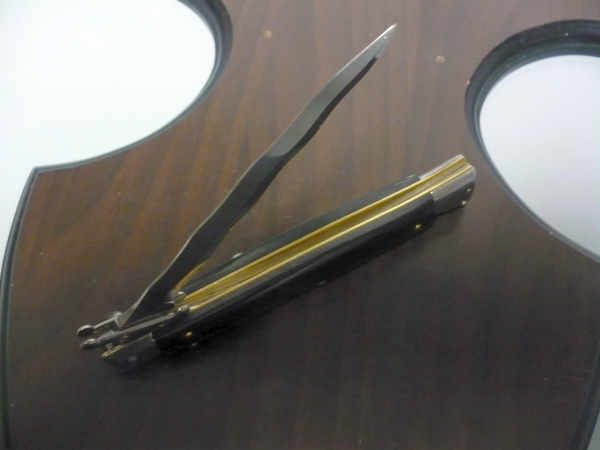 Swinguard Frank Beltrame - edizione limitata - italian stiletto 28 cm - corno di bufalo scuro - lama kriss FB 550/58- 10