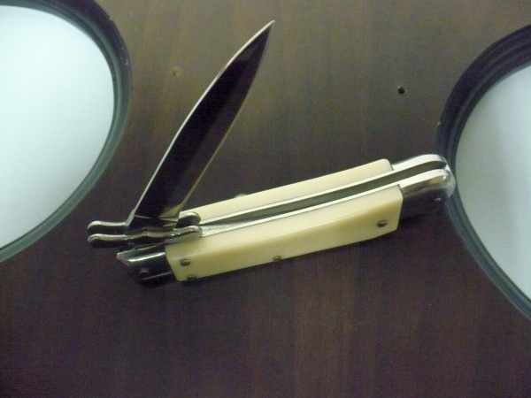 Swinguard Medici- italian stiletto, coltello a scatto, 18,50 cm - AKC World , lama dagger , imitazione d'avorio / imitation ivory - 2