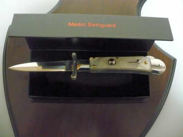 Swinguard Medici- italian stiletto, coltello a scatto, 18,50 cm - AKC World , lama dagger , imitazione madreperla / imitation mother of pearl - 1