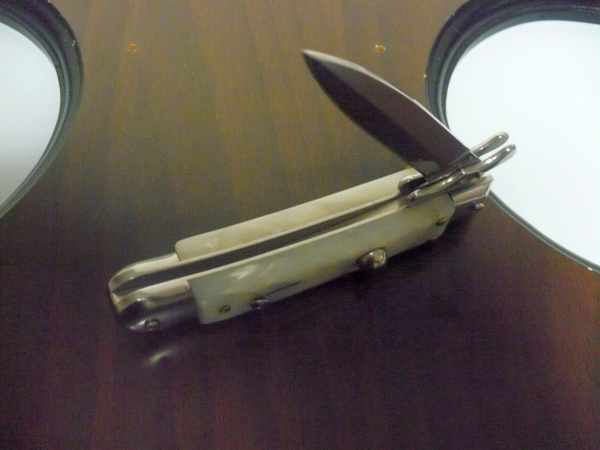 Swinguard Medici- italian stiletto, coltello a scatto, 18,50 cm - AKC World , lama dagger , imitazione madreperla / imitation mother of pearl - 1