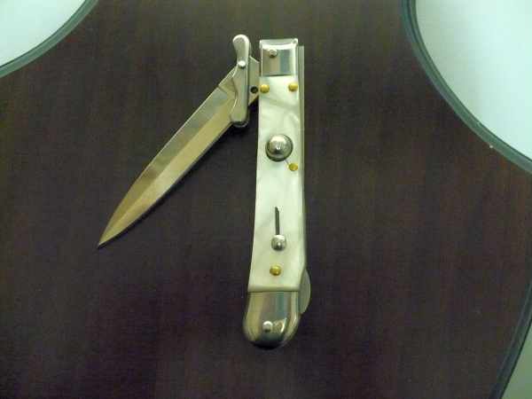 Swinguard Medici- italian stiletto, coltello a scatto, 18,50 cm - AKC World , lama dagger , imitazione madreperla / imitation mother of pearl - 1