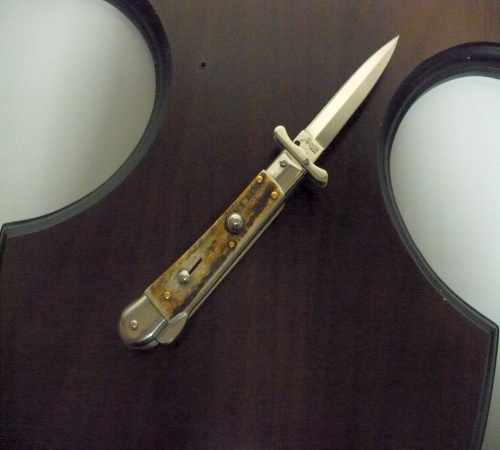 Swinguard Medici- italian stiletto, coltello a scatto, 18,50 cm - AKC World , lama dagger , corno di cervo / deer horn