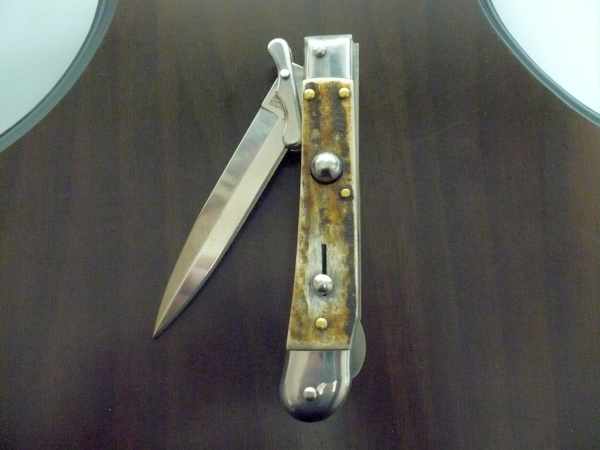 Swinguard Medici- italian stiletto, coltello a scatto, 18,50 cm - AKC World , lama dagger , corno di cervo / deer horn