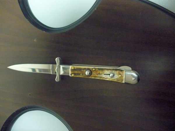 Swinguard Medici- italian stiletto, coltello a scatto, 18,50 cm - AKC World , lama dagger , corno di cervo / deer horn
