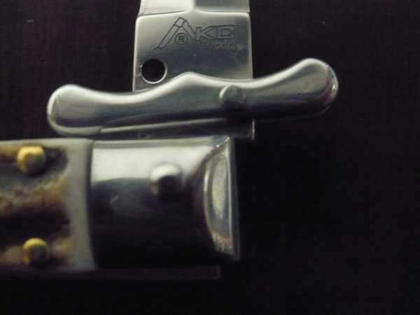 Swinguard Medici- italian stiletto, coltello a scatto, 18,50 cm - AKC World , lama dagger , corno di cervo / deer horn