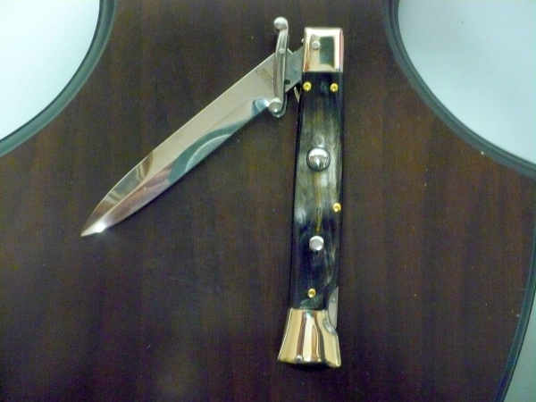 Swinguard- Famiglia Spadon- italian stiletto 23 cm - corno di bufalo brasiliano / brazilian buffalo horn - lama baionetta - 2